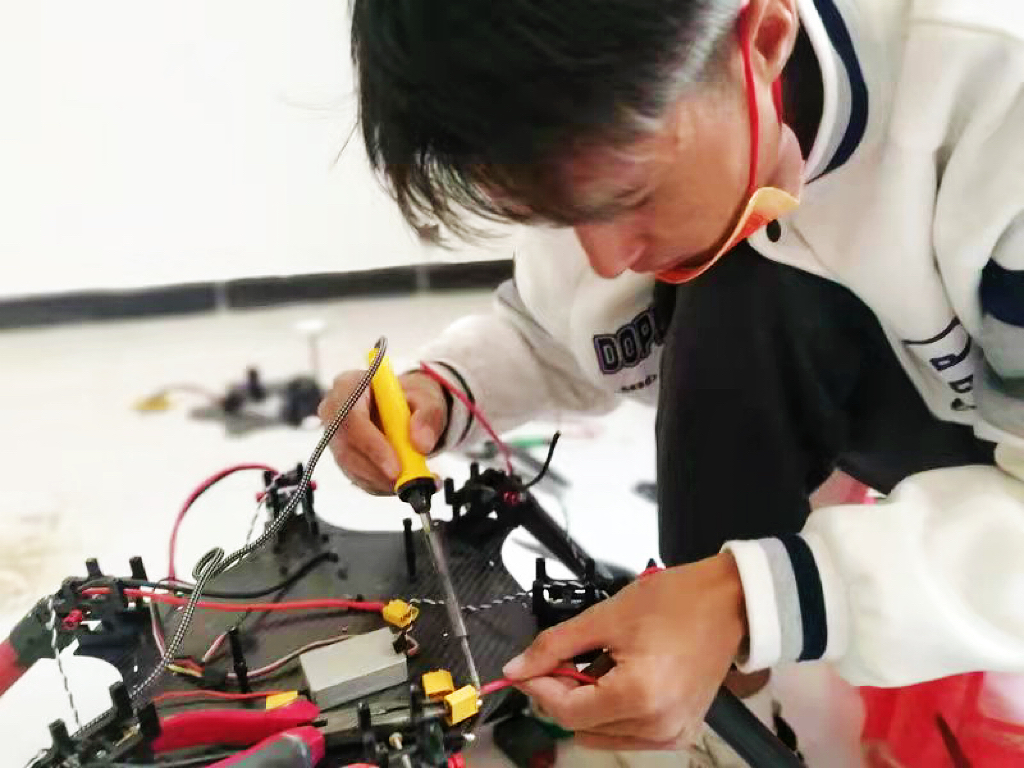 新疆青少年无人机培训丨学习无人机可以认识到那方面的知识领域？