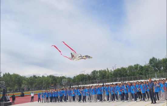 新疆保华润天航空受邀参加吉木萨尔县第三中学校园科技节活动