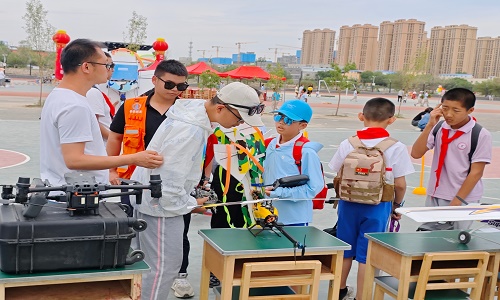 【新疆无人机培训】青年新机遇：低空经济崛起与保华润天航空无人机培训