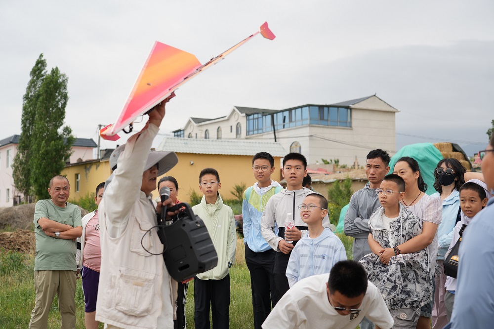 暑假新趣：保华润天航空青少年无人机航模夏令营盛大启动