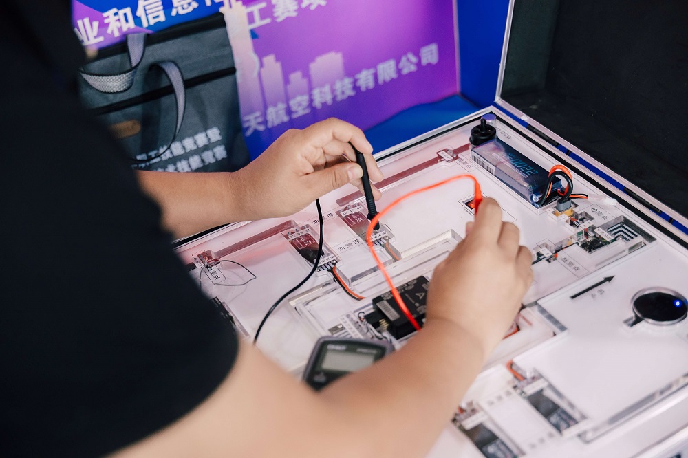 2025年自治区工业和信息化技能竞赛无人机装调检修工赛项总决赛成功举行