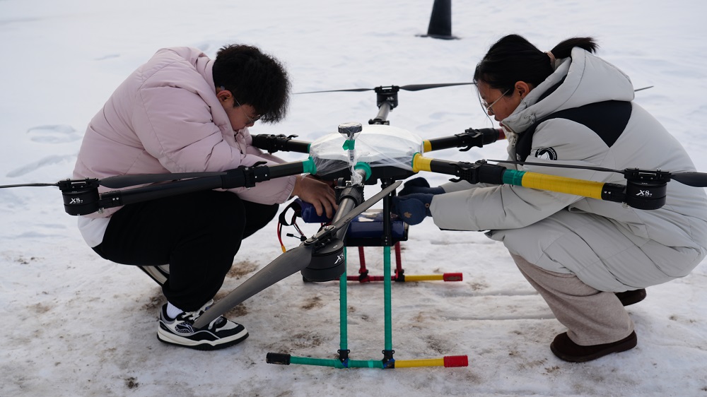 保华润天航空：新疆拥有民航局无人机驾驶员训练资质的机构