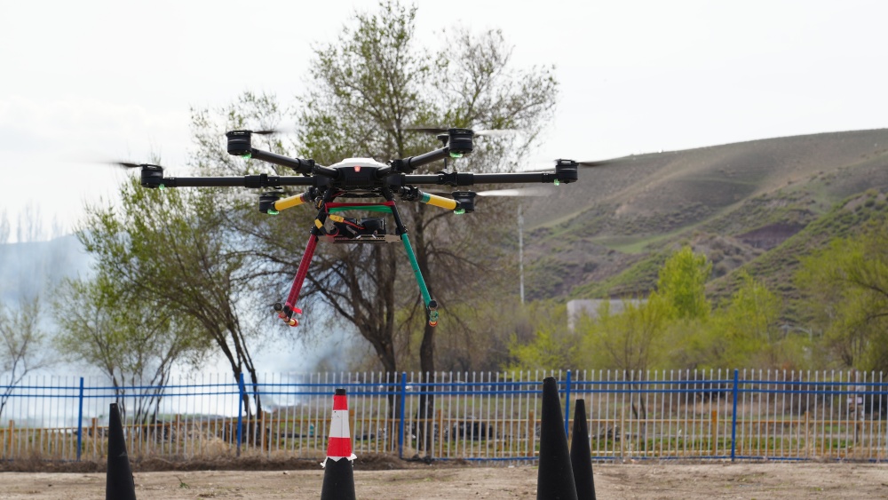 新疆工厂屋顶清洁不用愁 保华润天无人机来搞定