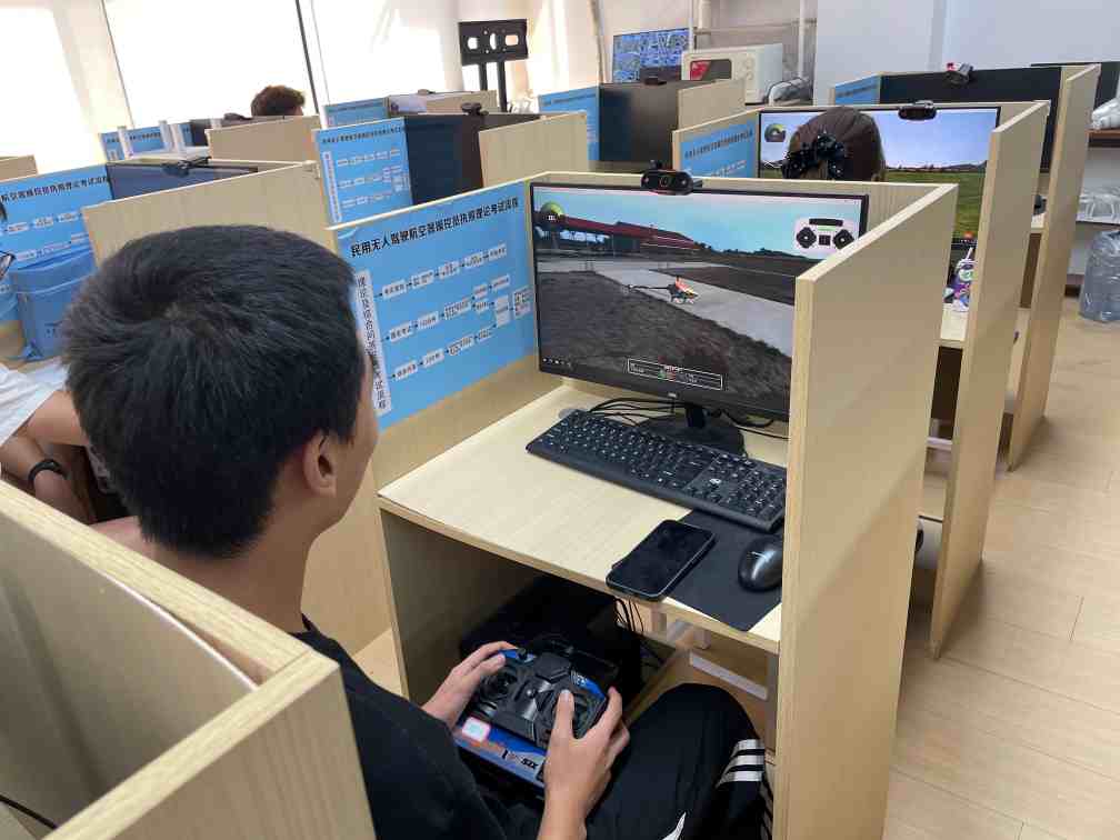 新疆无人机培训报名前该问什么？十个问题逐条对照